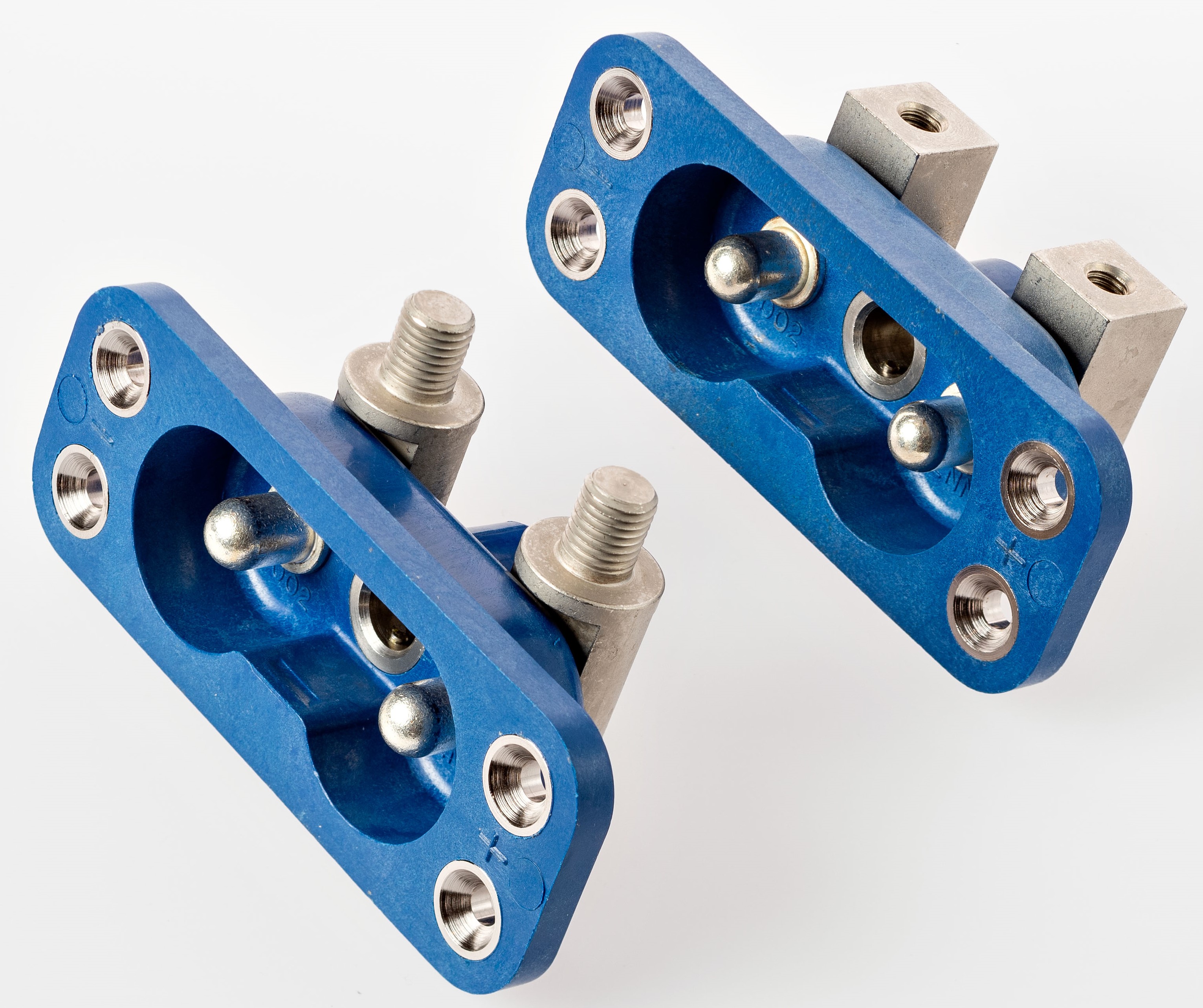 7002 Receptacle 7002 Receptacle